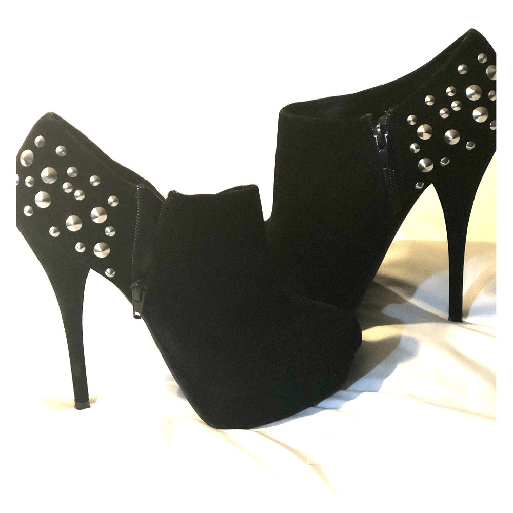 Ladies 6” heels